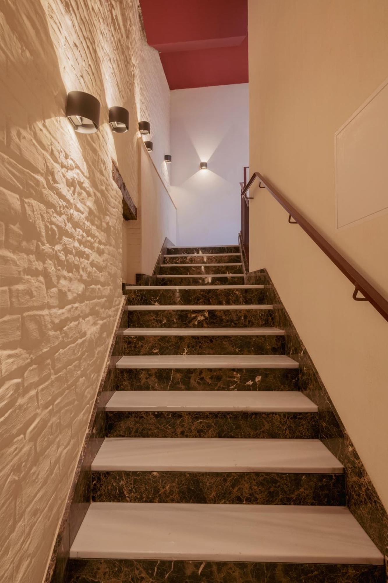 Lirium Casa Patio Hotel Севиля Екстериор снимка
