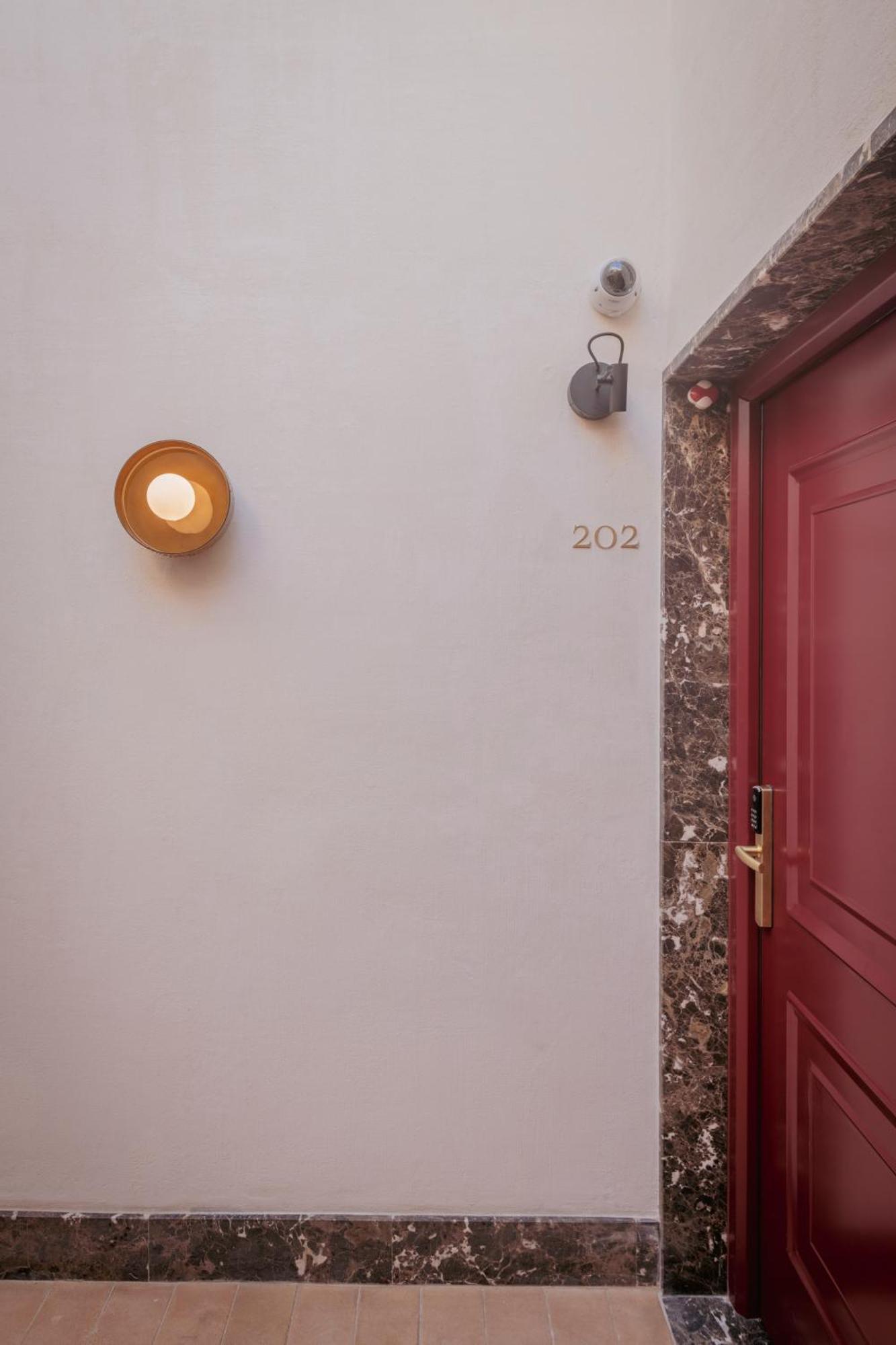 Lirium Casa Patio Hotel Севиля Екстериор снимка