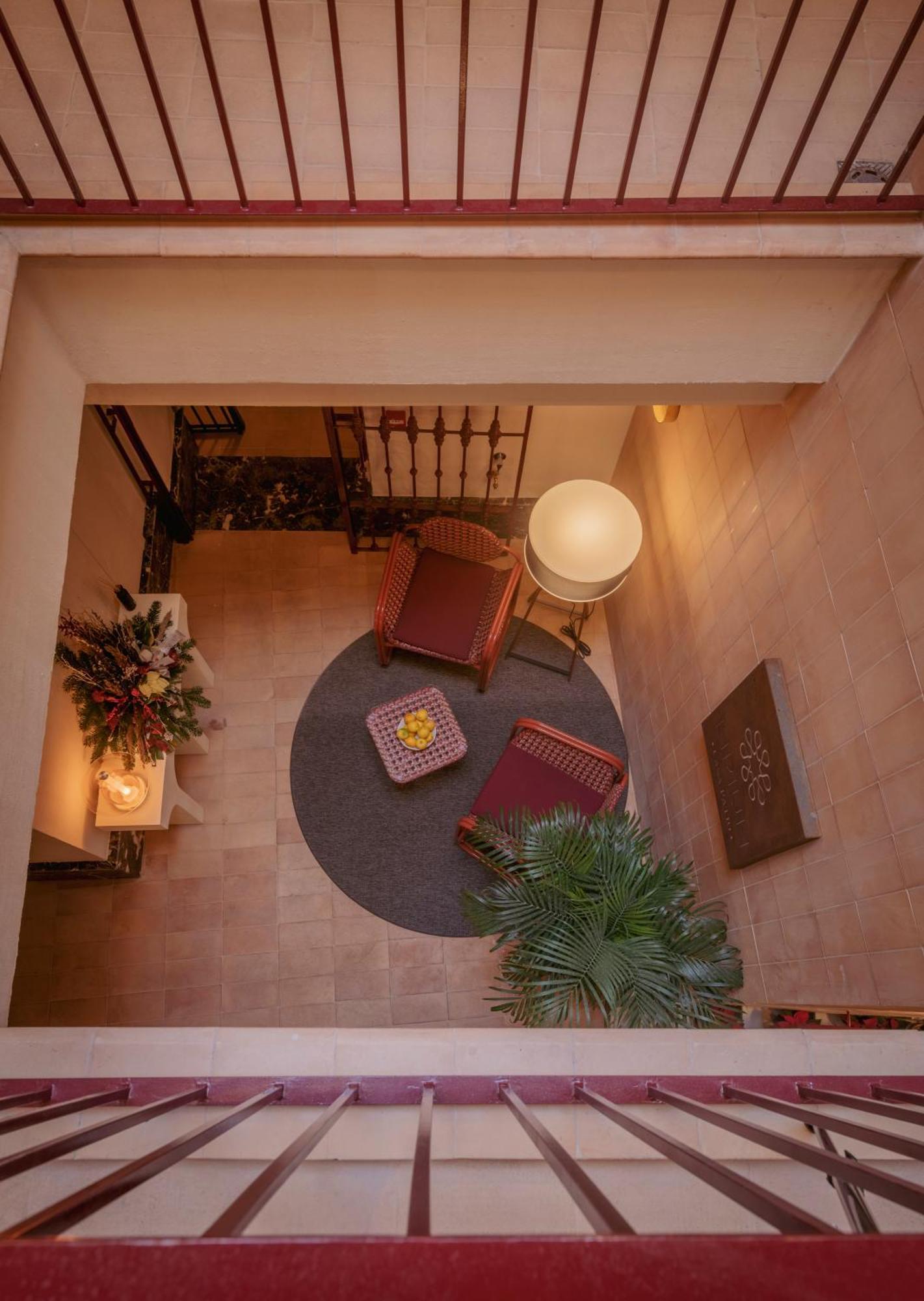 Lirium Casa Patio Hotel Севиля Екстериор снимка