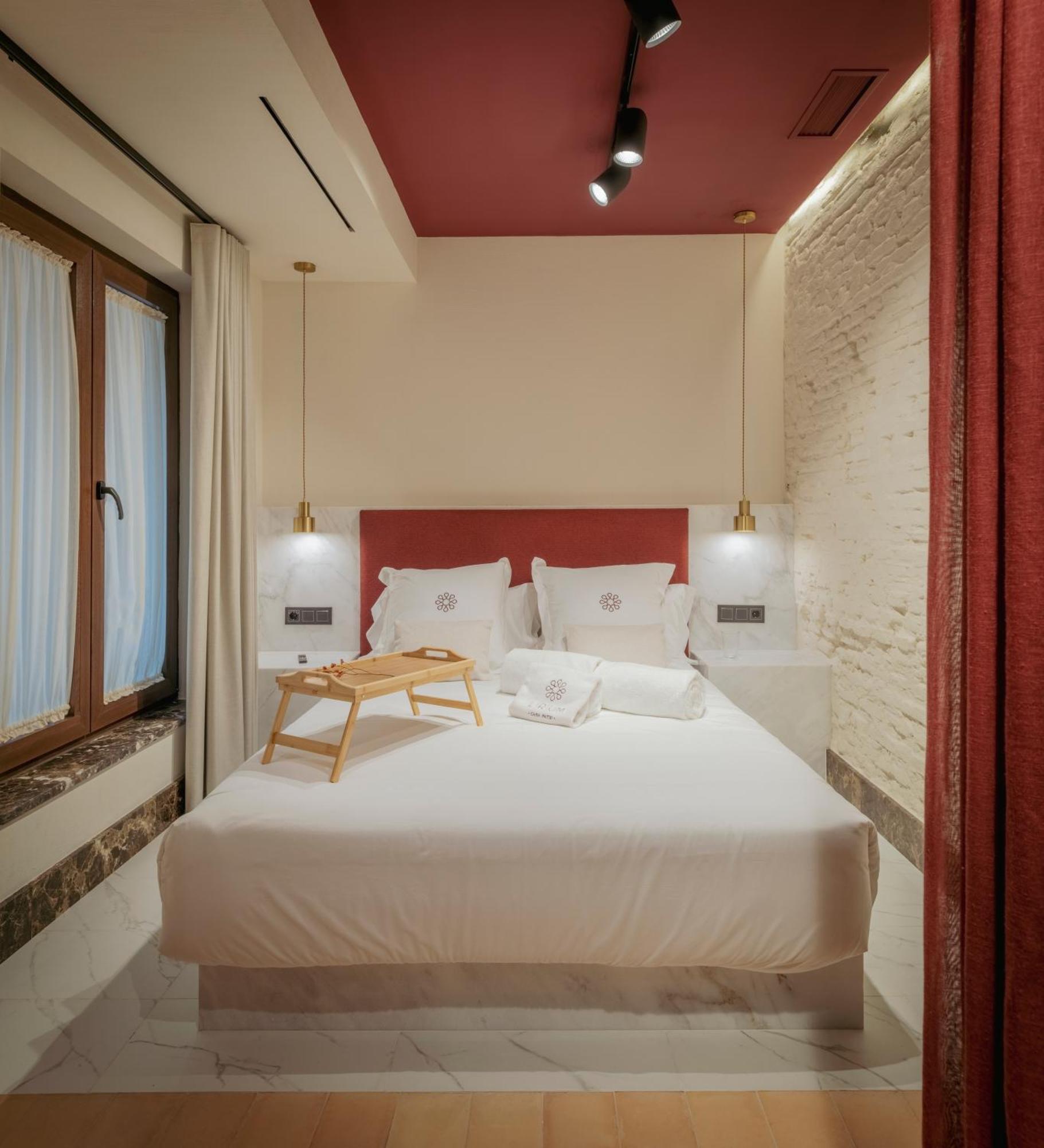 Lirium Casa Patio Hotel Севиля Екстериор снимка