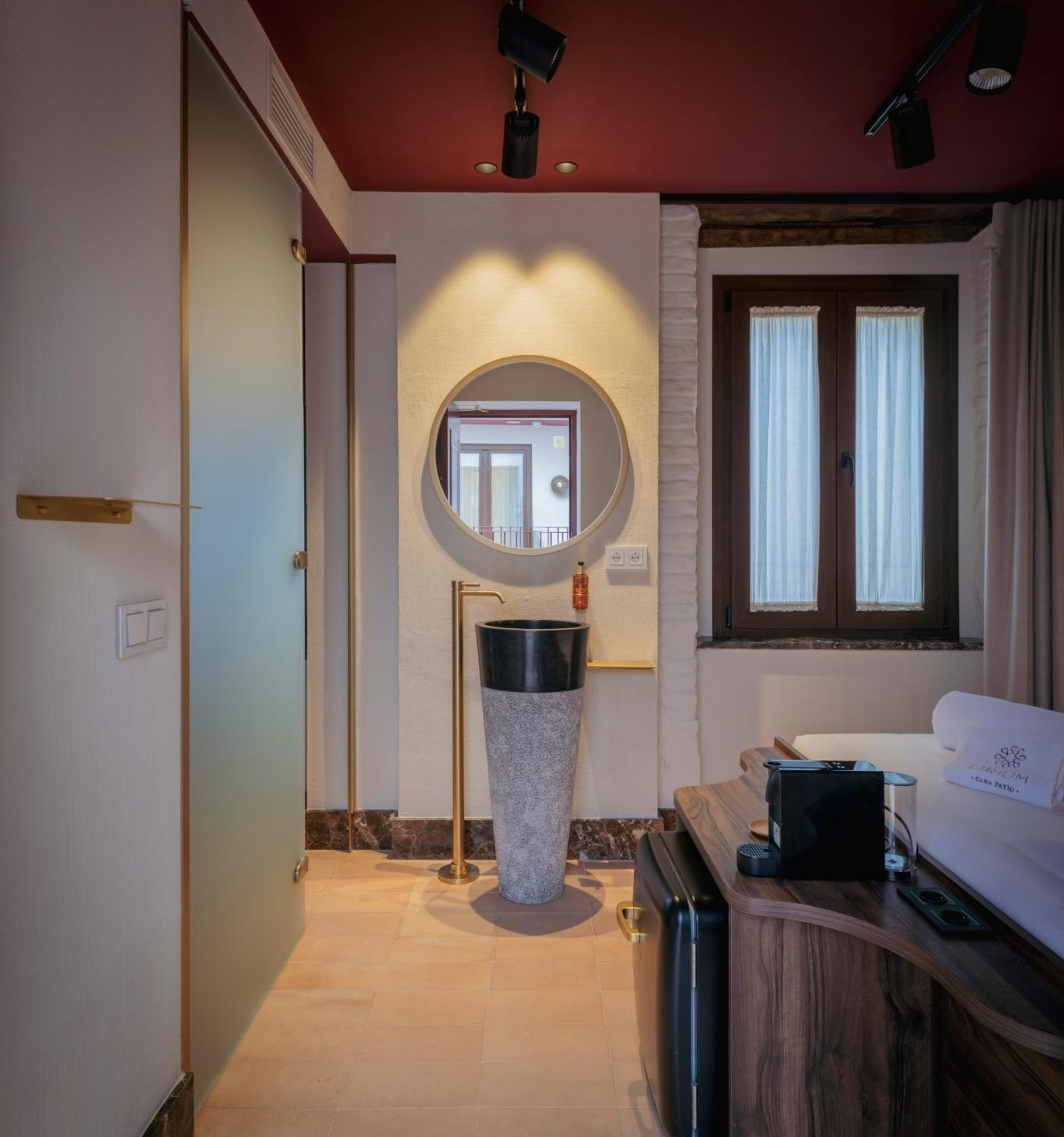 Lirium Casa Patio Hotel Севиля Екстериор снимка