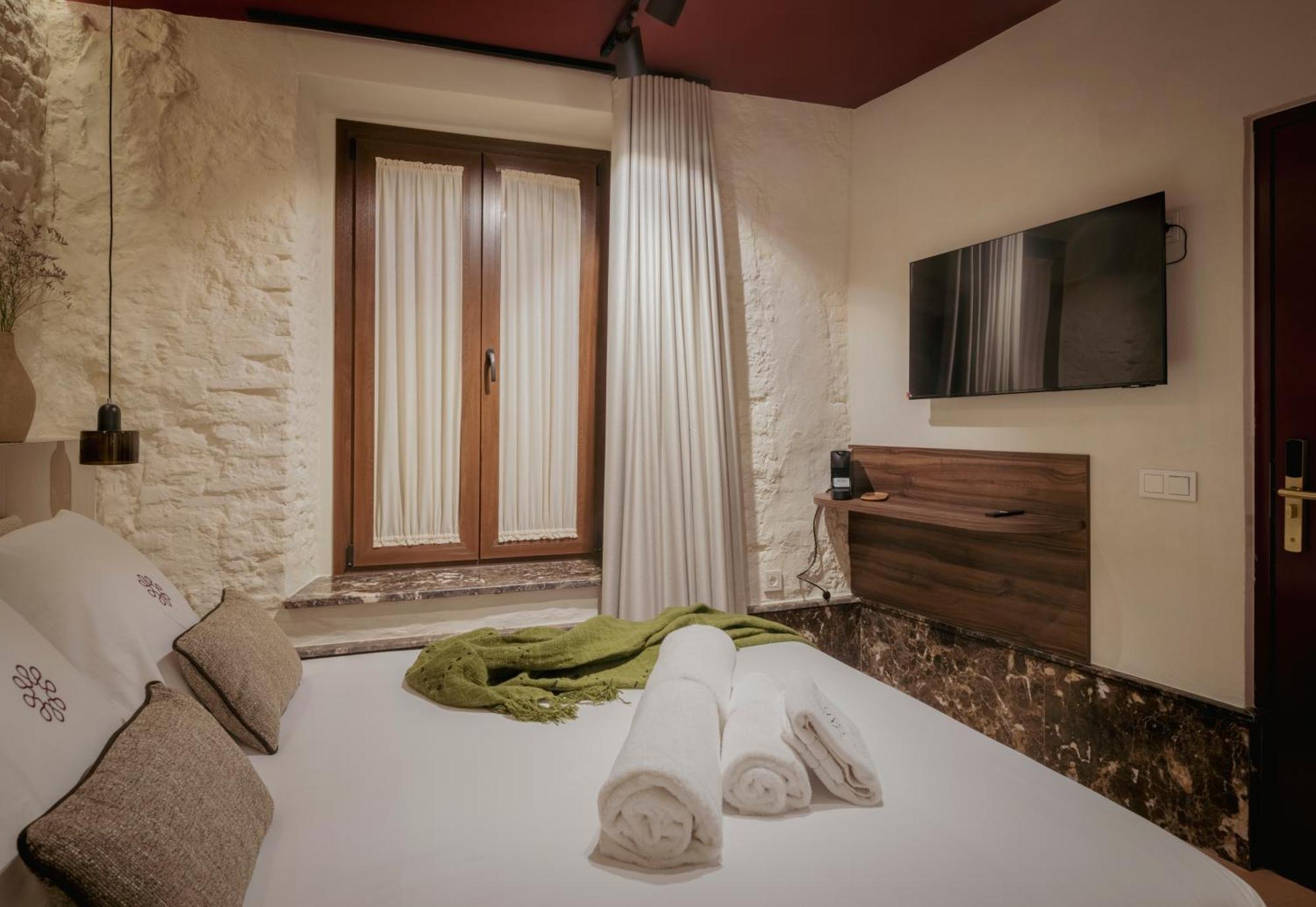 Lirium Casa Patio Hotel Севиля Екстериор снимка