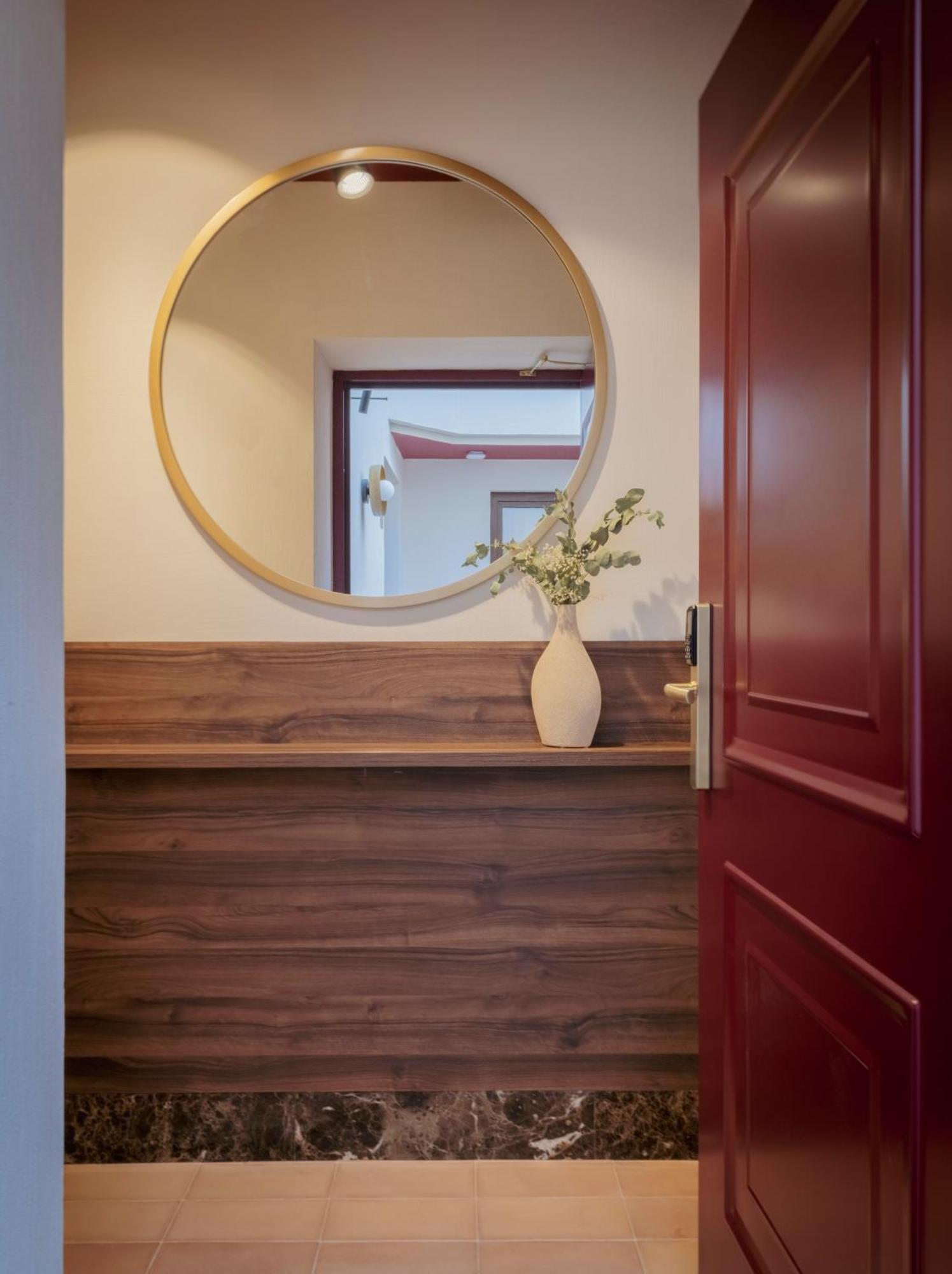 Lirium Casa Patio Hotel Севиля Екстериор снимка